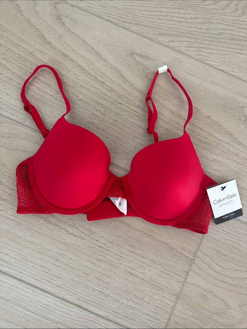Calvin Klein Red Modern T-shirt Bra-34B